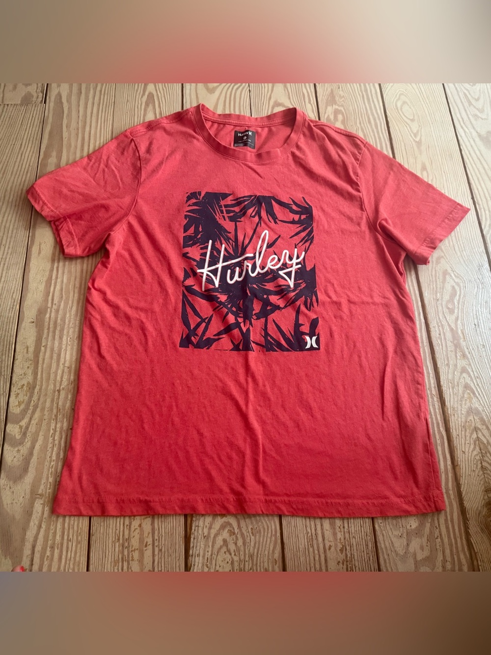 Hurley XL Red T-shirt